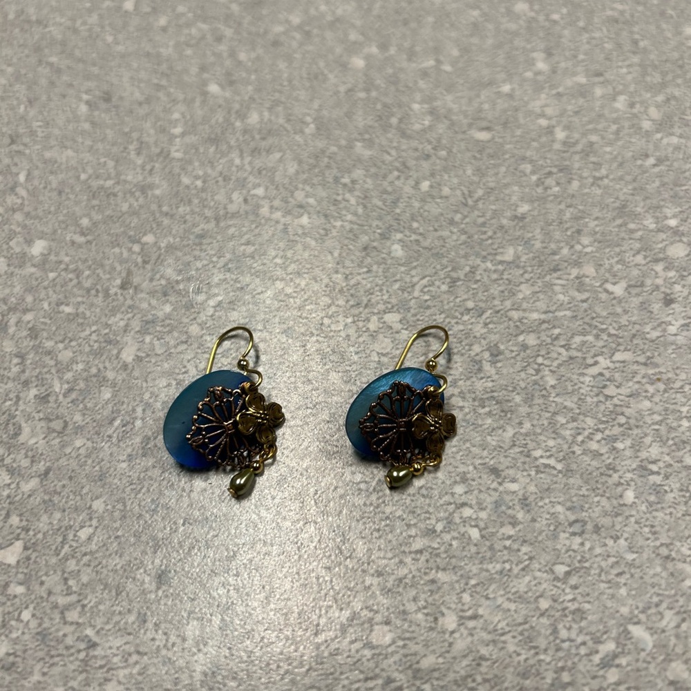 Women’s earrings
